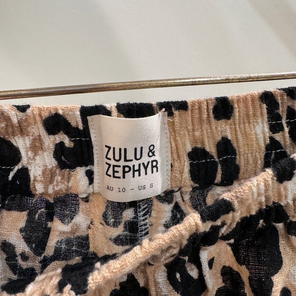 Zulu & Zephyr Leopard Top & Pant Set - Small - Picture 8 of 10